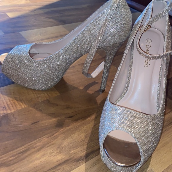 Heels - Picture 4 of 7